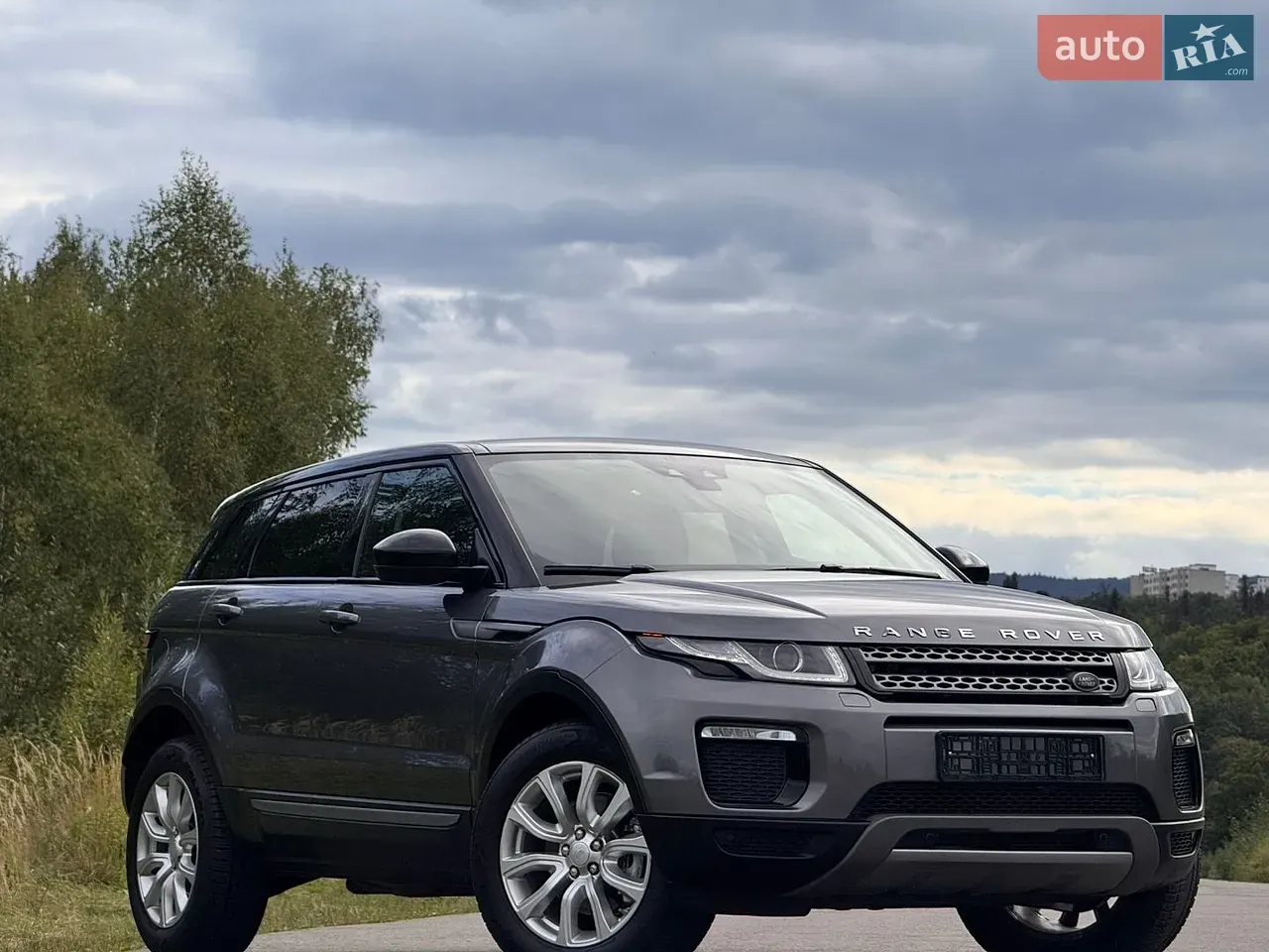 Land Rover Range Rover Evoque 2019 photo 2