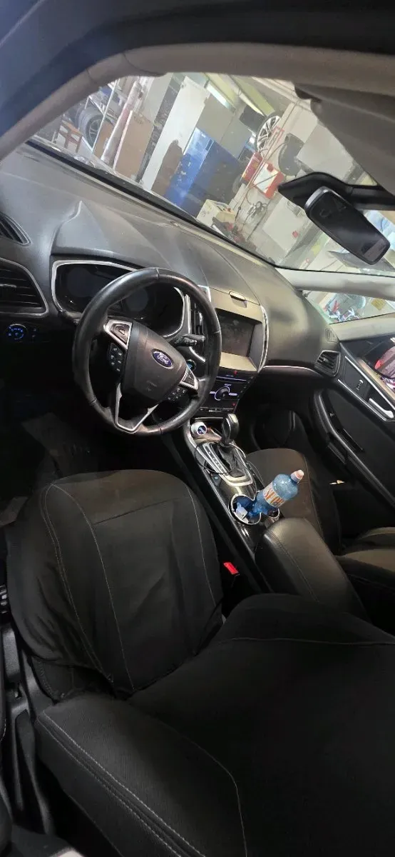 Ford Galaxy 2016 photo 3