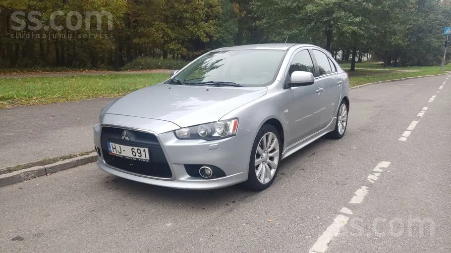 Mitsubishi Lancer