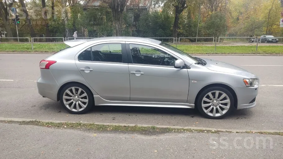 Mitsubishi Lancer 2009 photo 4