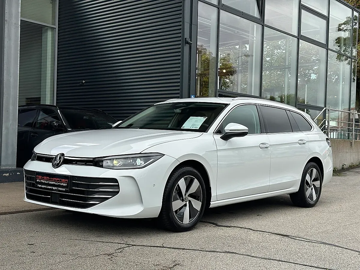 Volkswagen Passat 2024 photo 2