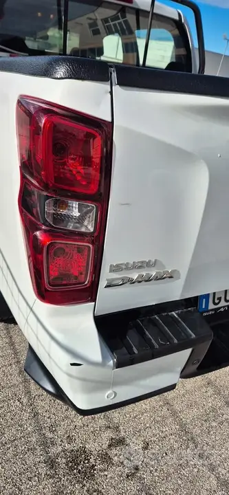 Isuzu D-Max 2021 photo 3