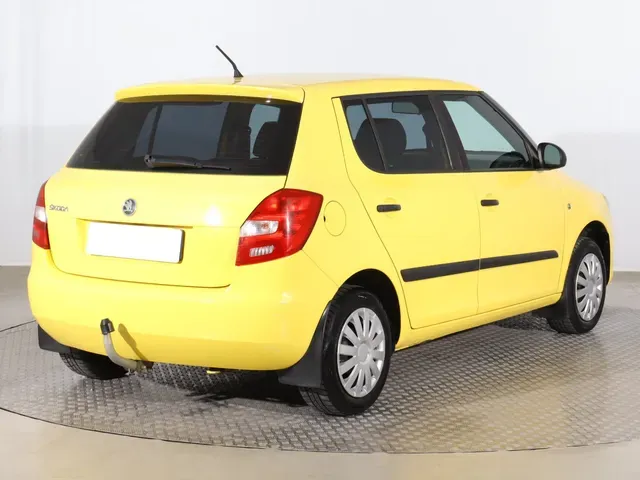 Skoda Fabia 2013 photo 4