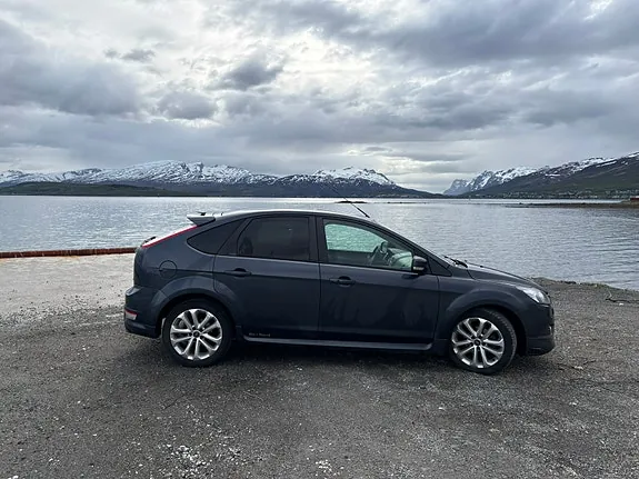 Ford Focus 2010 photo 3