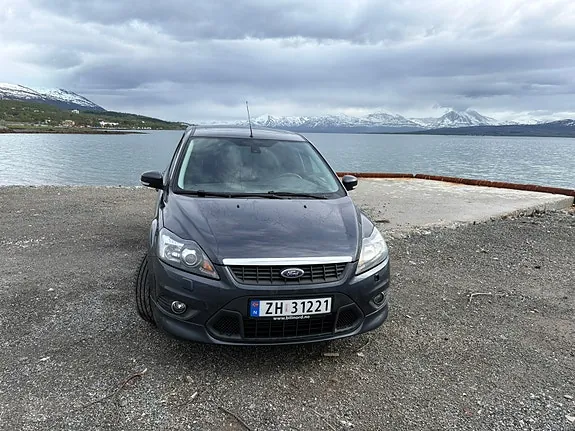 Ford Focus 2010 photo 2
