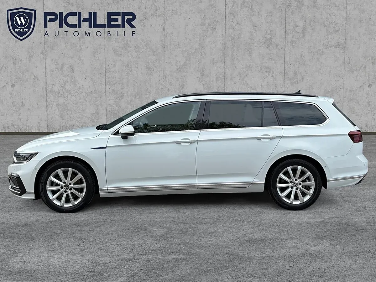 Volkswagen Passat 2022 photo 3