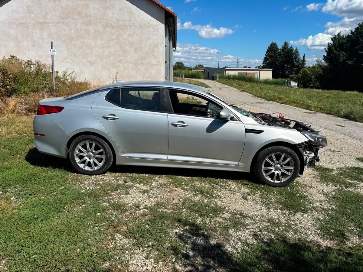 Kia Optima 2015 photo 3