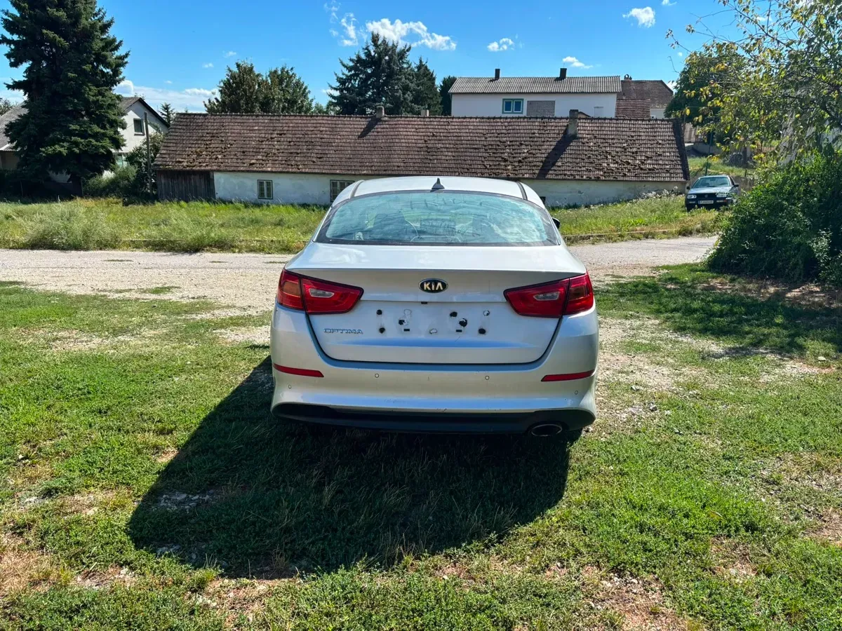 Kia Optima 2015 photo 2