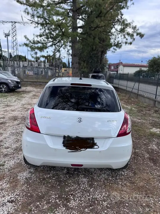 Suzuki Swift 2013 photo 4
