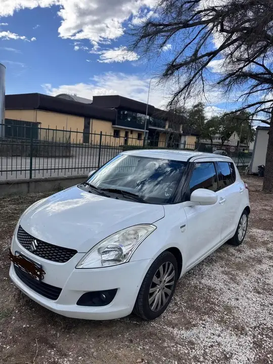Suzuki Swift 2013 photo 2