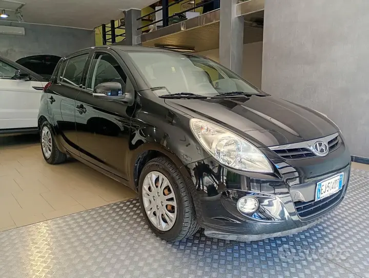 Hyundai I20 2011 photo 2