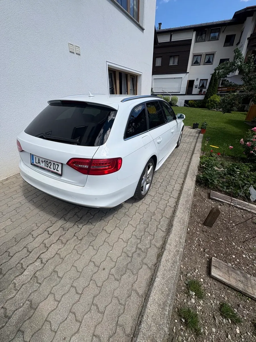 Audi A4 2015 photo 2
