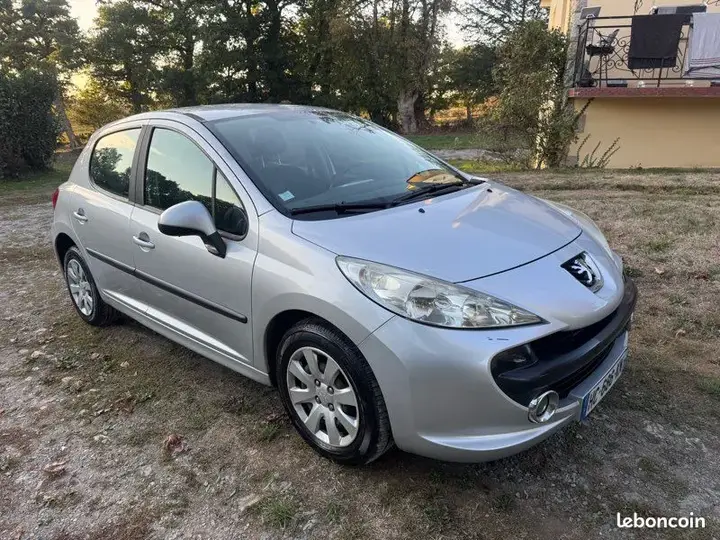 Peugeot 207 2008 photo 2