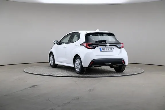 Toyota Yaris 2021 photo 2