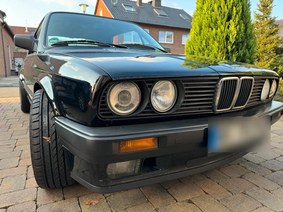 BMW E30