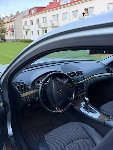 Mercedes-Benz E200 2005 photo 4
