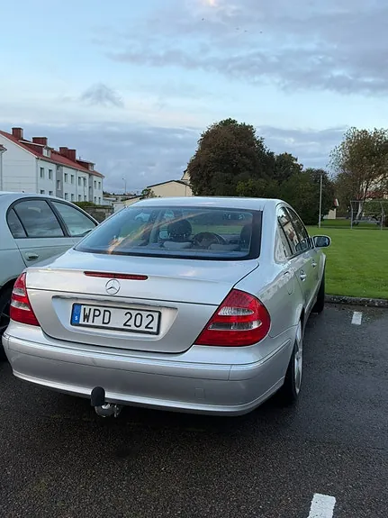 Mercedes-Benz E200 2005 photo 2