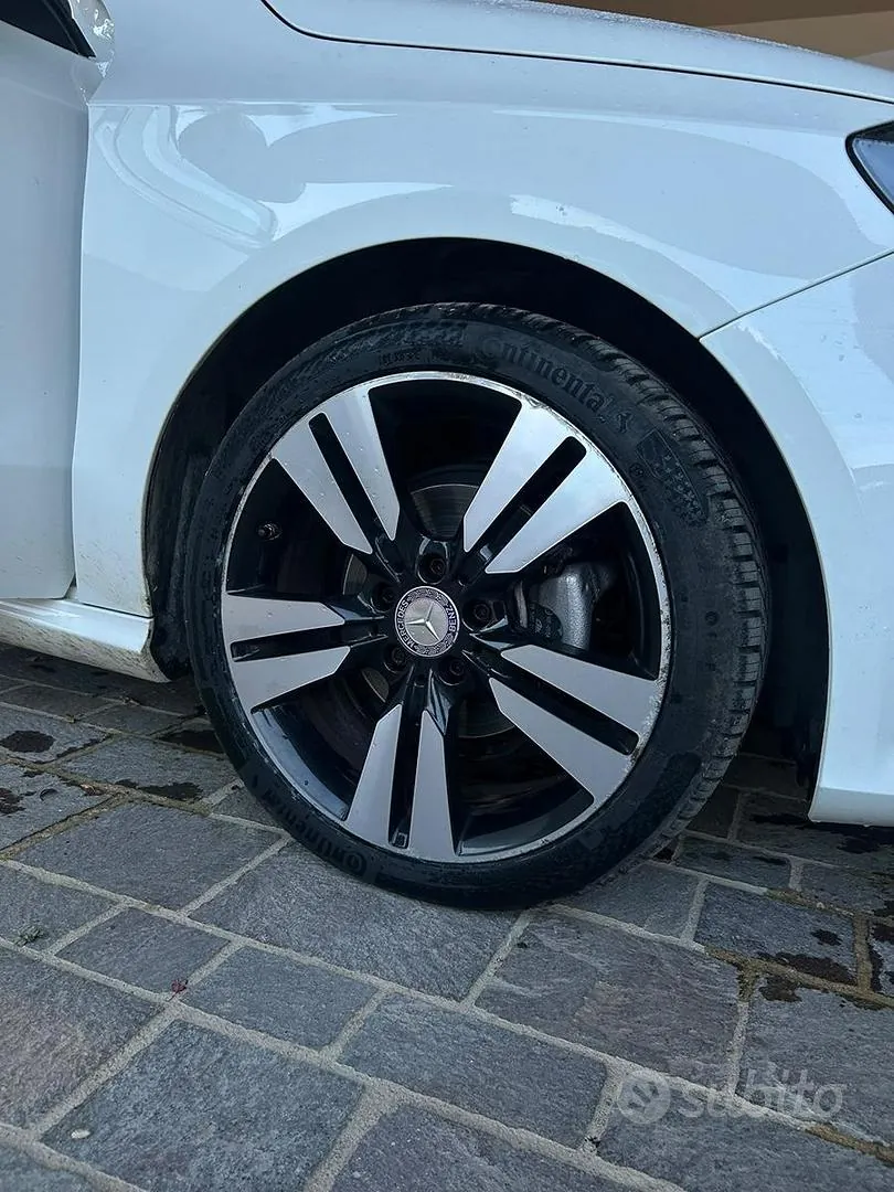 Mercedes-Benz A 180 2015 photo 5