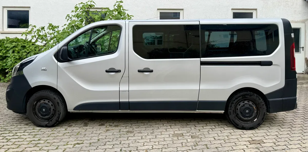 Opel Vivaro 2018 photo 2
