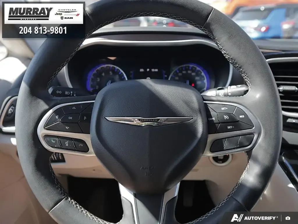 Chrysler Grand Caravan 2024 photo 3