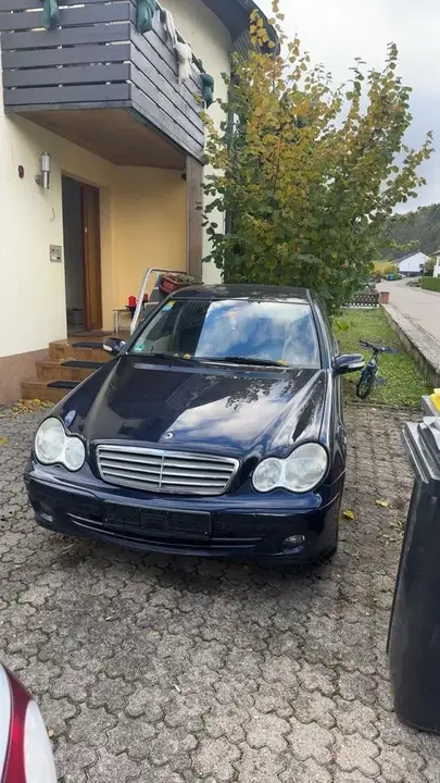 Mercedes-Benz C180