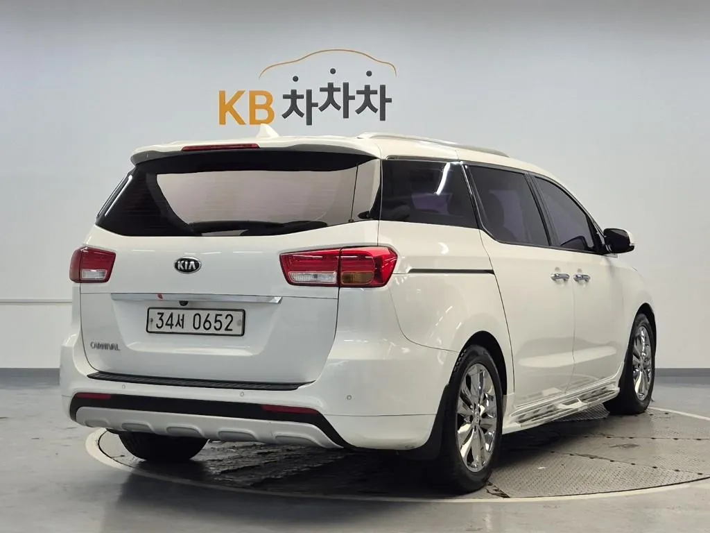 Kia Carnival 2016 photo 3