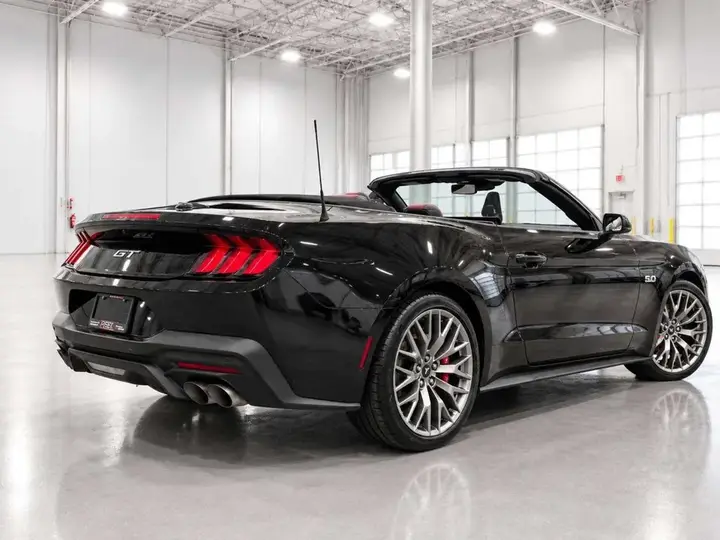 Ford Mustang 2025 photo 5