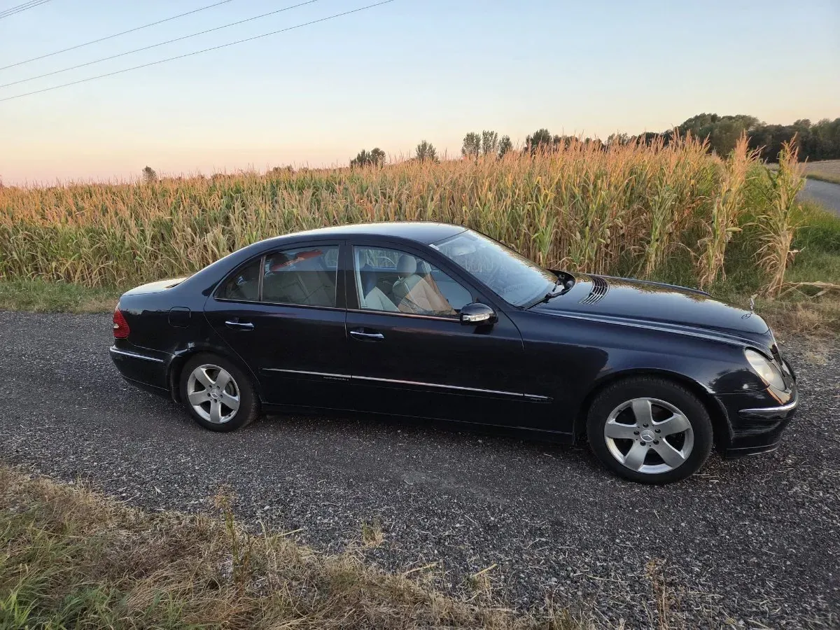 Mercedes-Benz E-Class 2002 photo 3