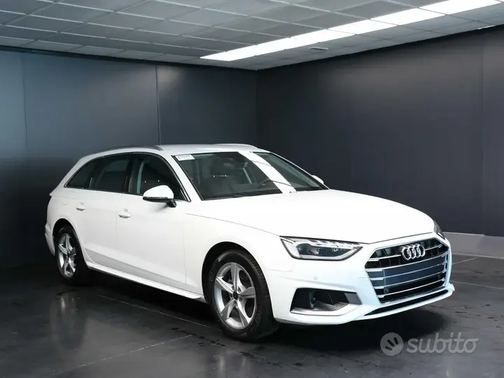 Audi A4 Avant 2023 photo 2