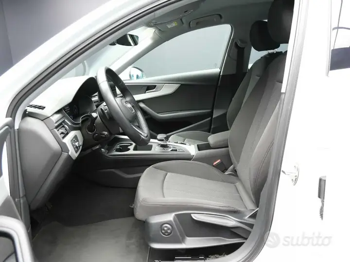 Audi A4 Avant 2023 photo 5