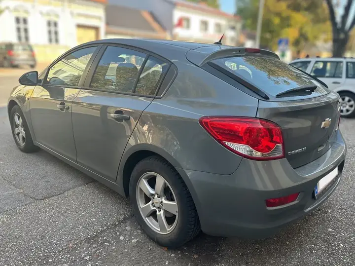 Chevrolet Cruze 2012 photo 3