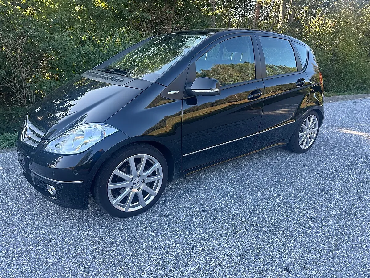 Mercedes-Benz A-Class 2010 photo 2