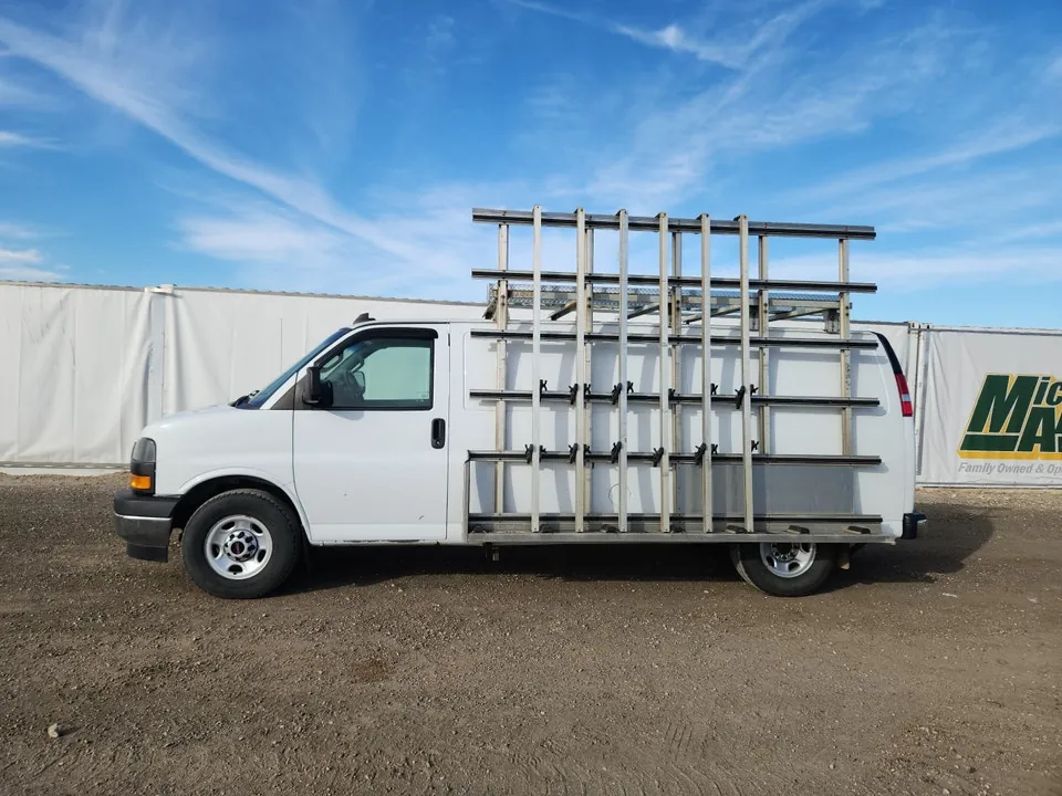 GMC Savana 2018 photo 5