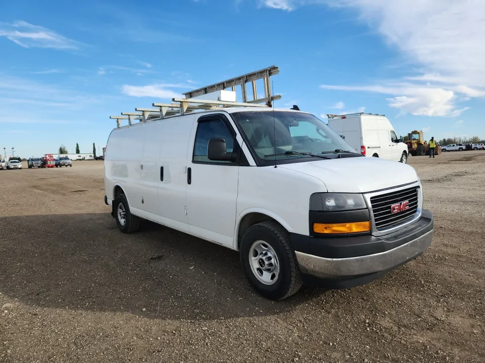 GMC Savana 2018 photo 2