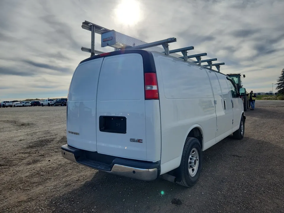 GMC Savana 2018 photo 3