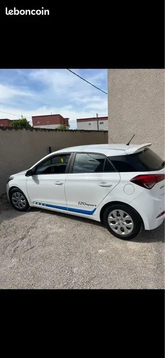 Hyundai I20 2017 photo 2