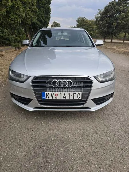 Audi A4 2012 photo 2