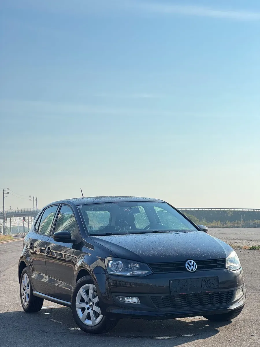 Volkswagen Polo 2012 photo 2