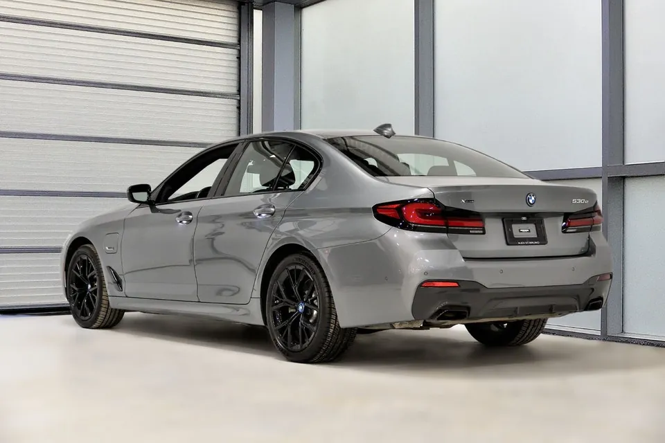 BMW 5 Series 2023 photo 5