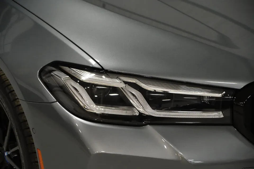 BMW 5 Series 2023 photo 2