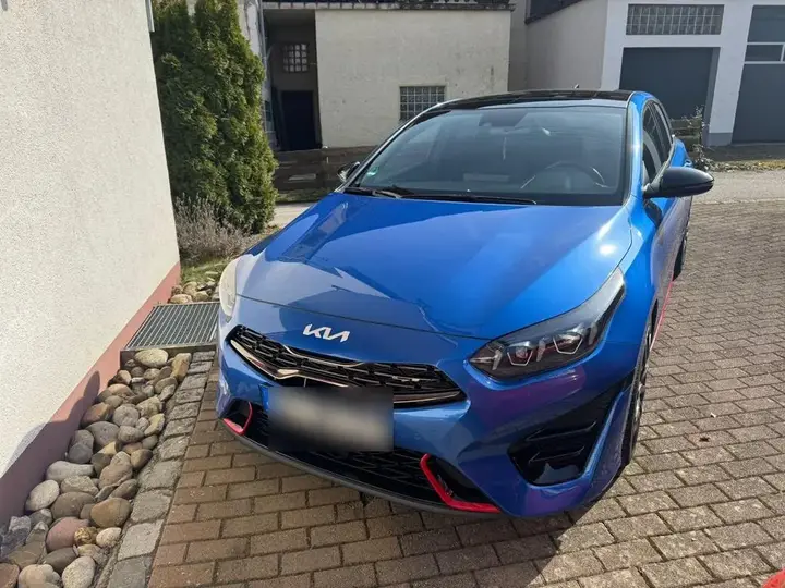 Kia Proceed