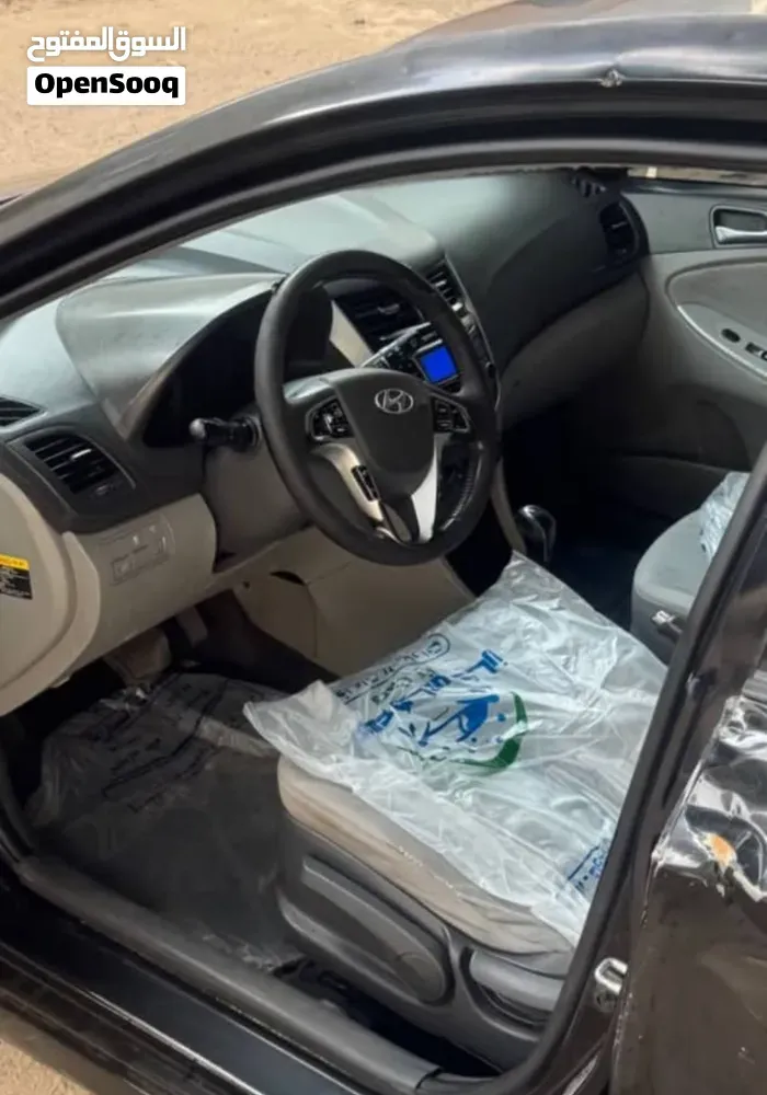 Hyundai Accent 2013 photo 4