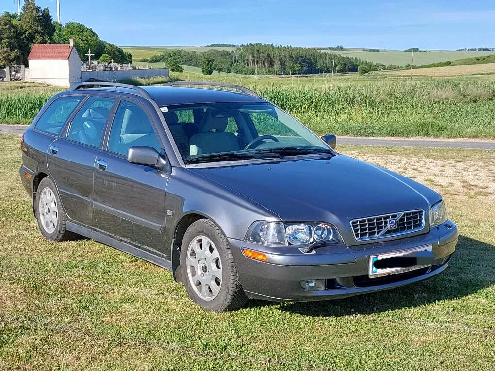 Volvo V40 2004 photo 2