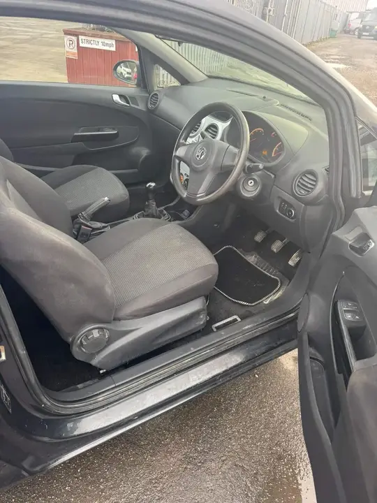 Vauxhall Corsa 2012 photo 4