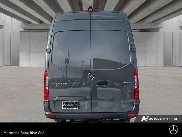 Mercedes-Benz Sprinter 2026 photo 4