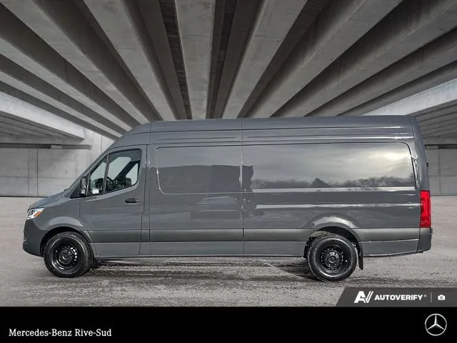 Mercedes-Benz Sprinter 2026 photo 2