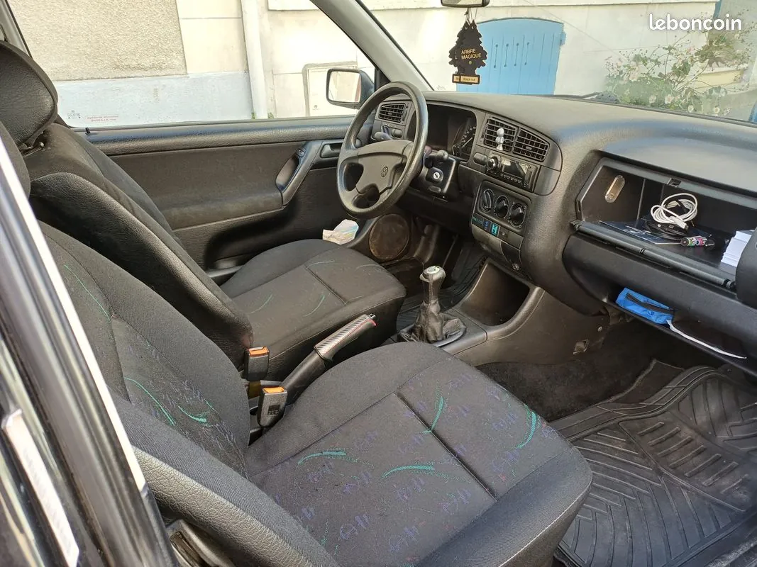 Volkswagen Golf 1995 photo 2