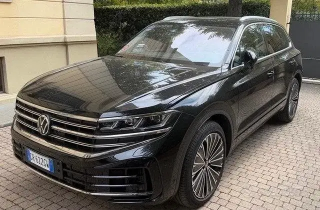 Volkswagen Touareg 2023 photo 3