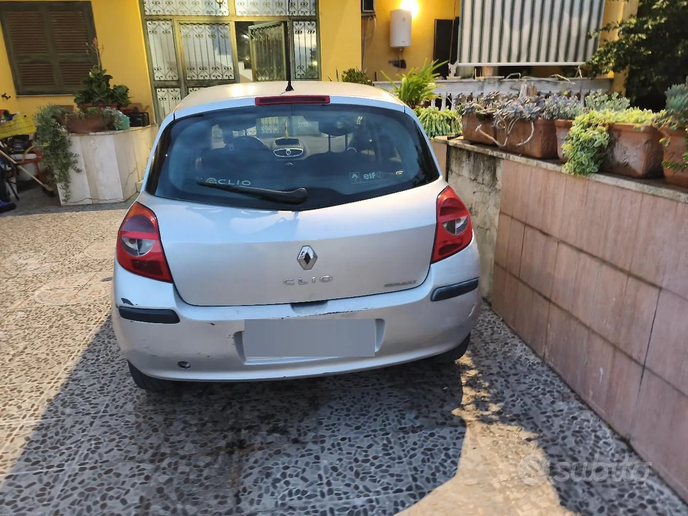 Renault Clio 2006 photo 2