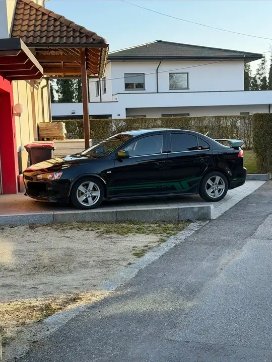 Mitsubishi Lancer